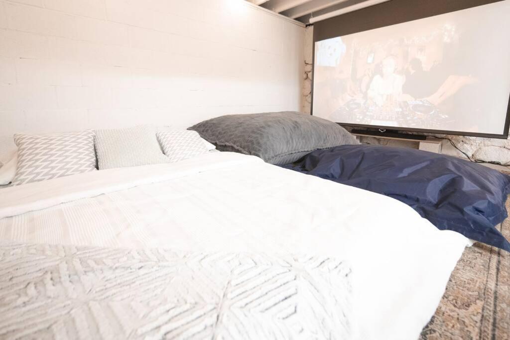 Reno'S Biggest Little House - Cozy Home Theatre Bagian luar foto